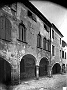 1944, edificio del XV secolo in via della Paglia.   CGBC (Fabio Fusar)